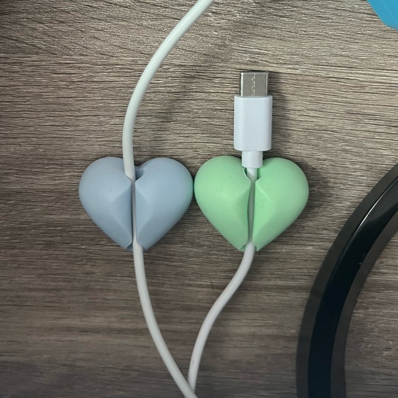 Adhesive HEART Cable cord Management Clips Organizer - set of 6 - Picture 5 of 5